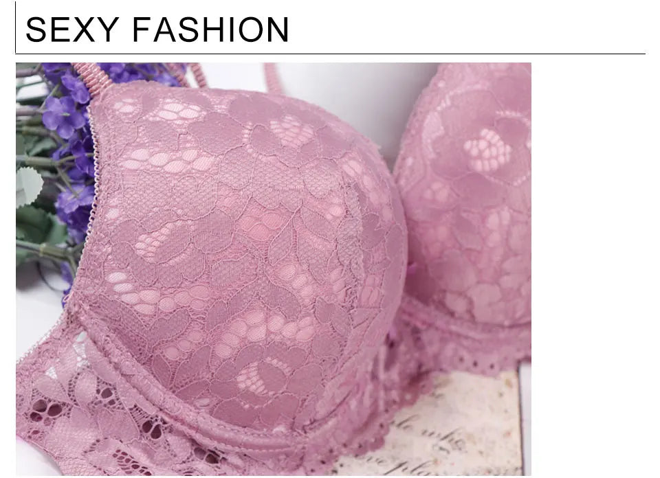 Pink lace underwired push-up bra with scalloped lace edges