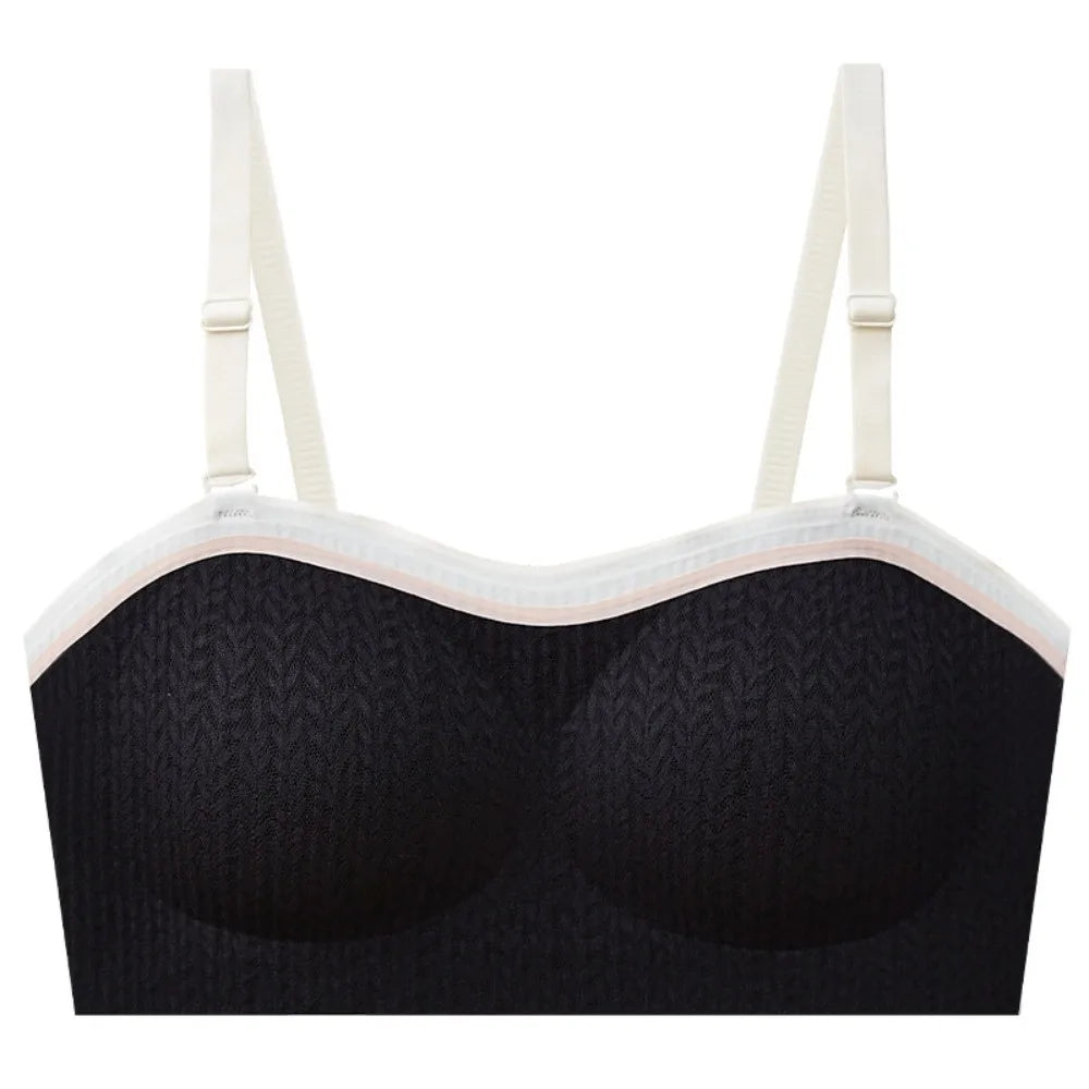 Seamless shockproof wireless bra in black, adjustable straps, molded wireless cups